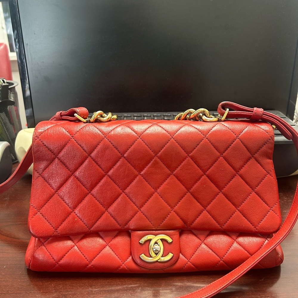 CHANEL Red Quilted Lambskin Classic Flap Shoulder Bag with Gold Hardware